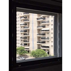 סורגים שקופים בחלונות מוסדות חינוך