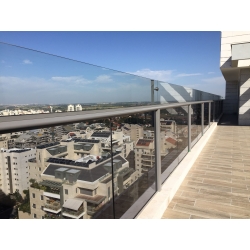 הגבהה מעקה למרפסת